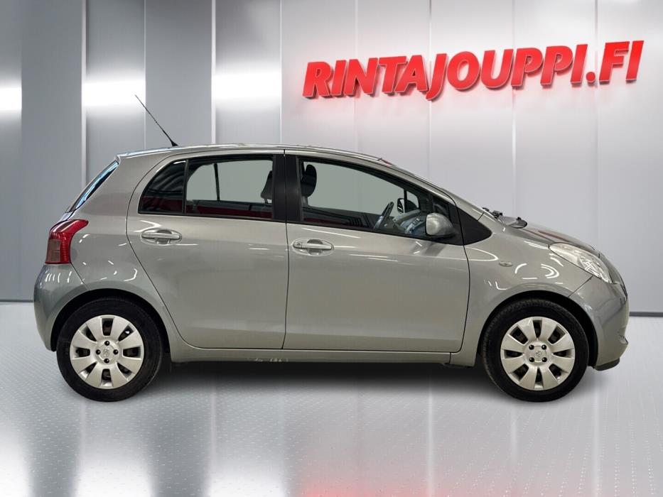TOYOTA Yaris 2006