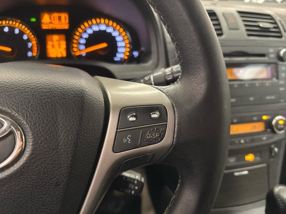 TOYOTA Avensis 2009