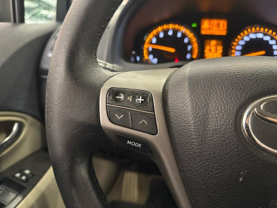 TOYOTA Avensis 2009