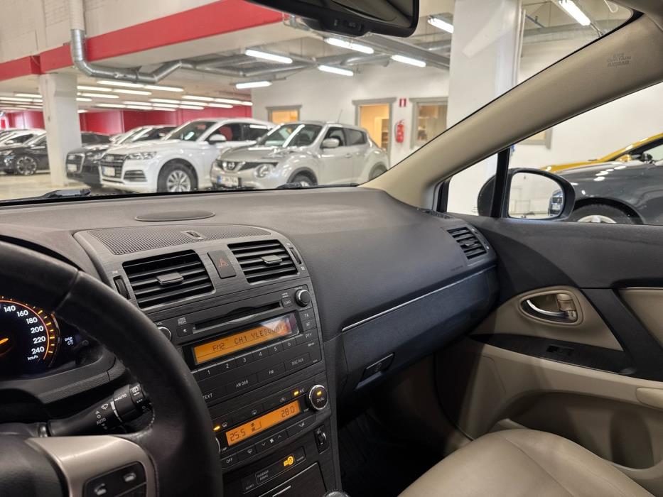 TOYOTA Avensis 2009