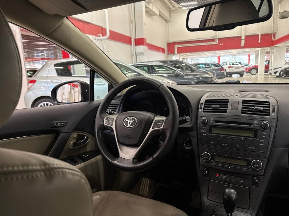 TOYOTA Avensis 2009