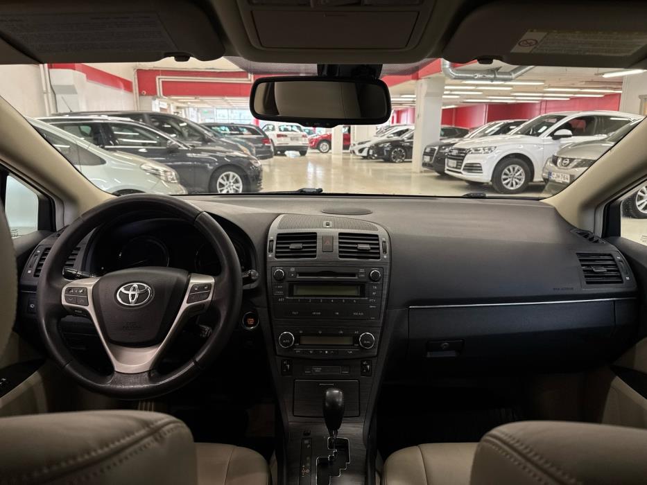 TOYOTA Avensis 2009