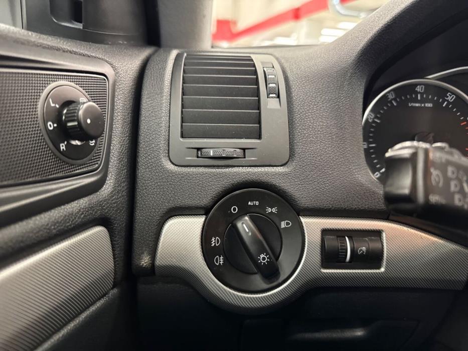 SKODA Octavia 2012