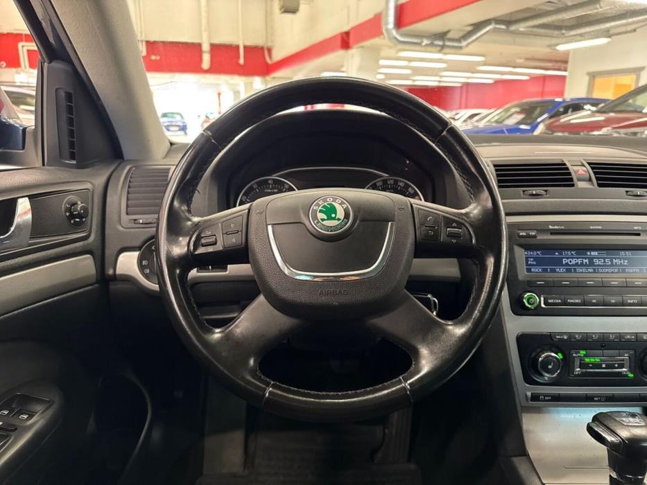 SKODA Octavia 2012