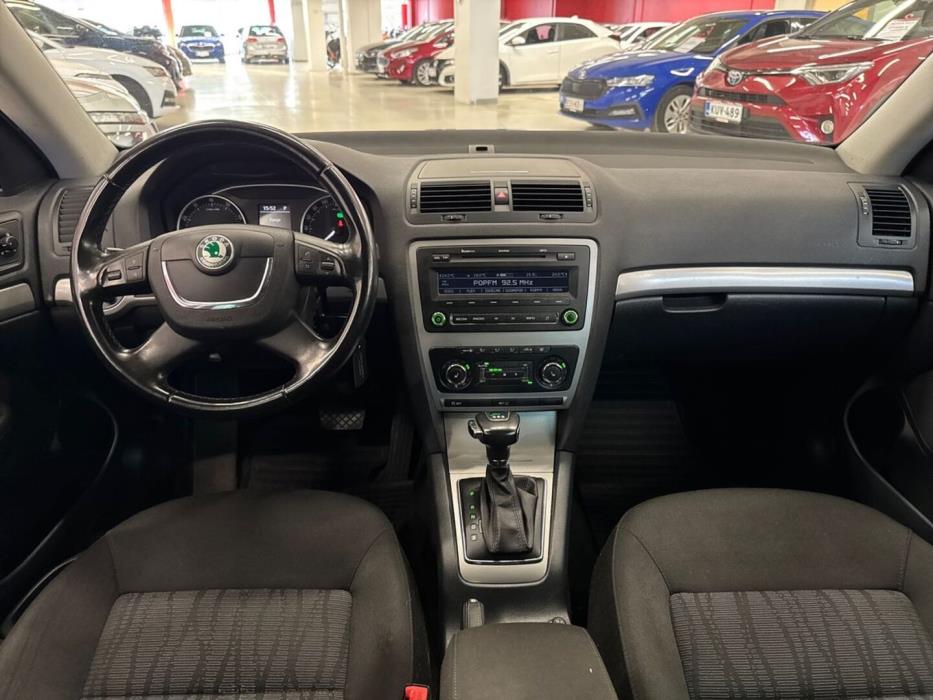 SKODA Octavia 2012
