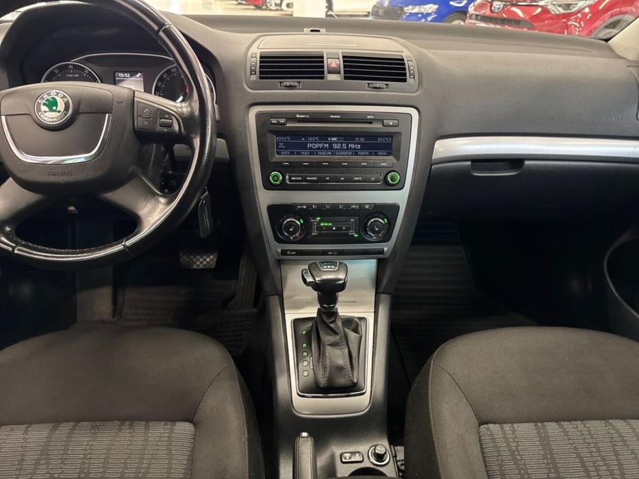 SKODA Octavia 2012