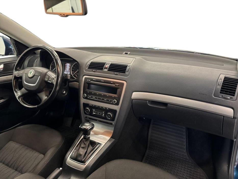 SKODA Octavia 2012