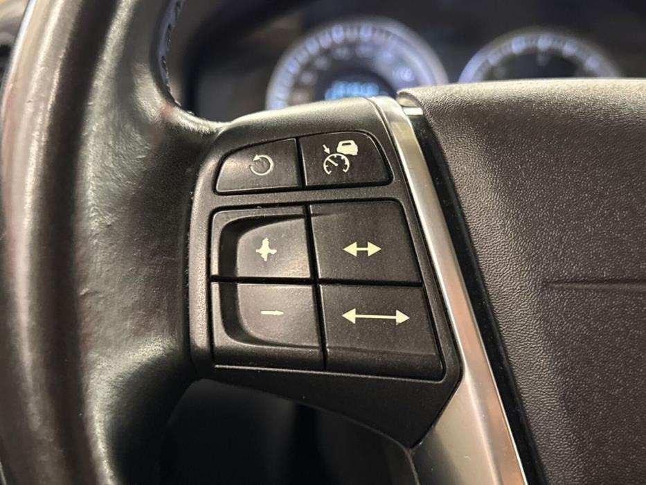 VOLVO XC60 2011
