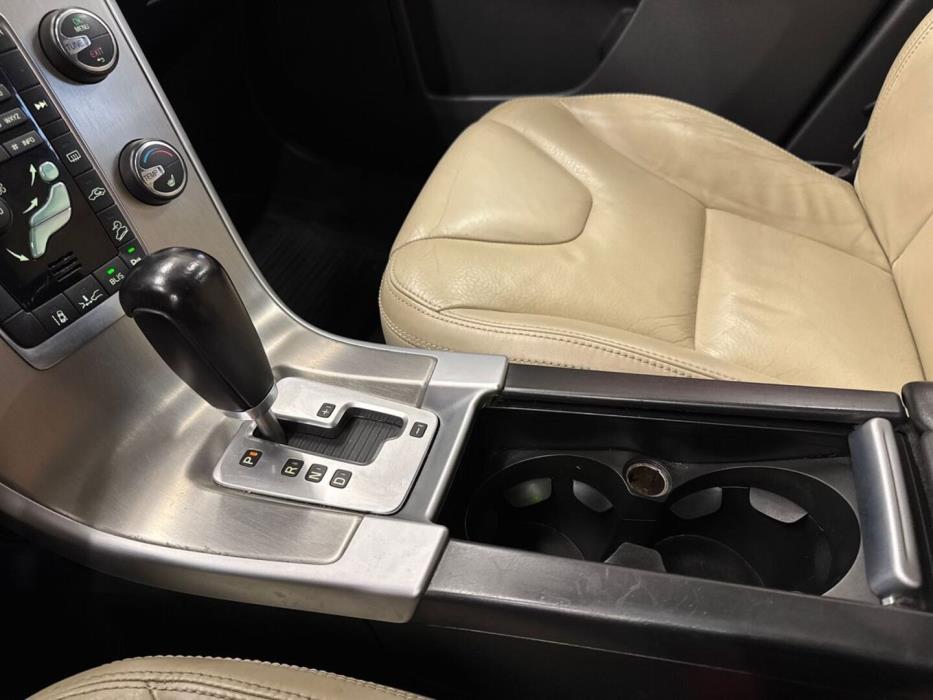 VOLVO XC60 2011
