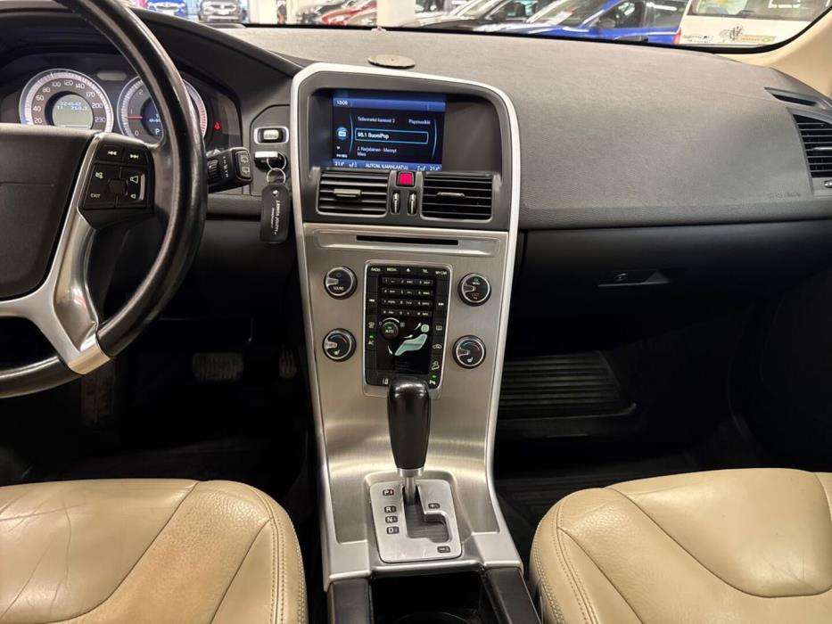 VOLVO XC60 2011