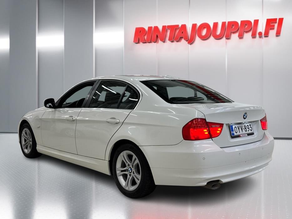 BMW 318 2011