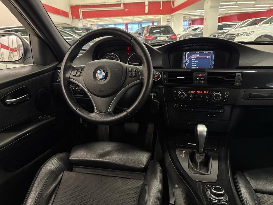 BMW 318 2011