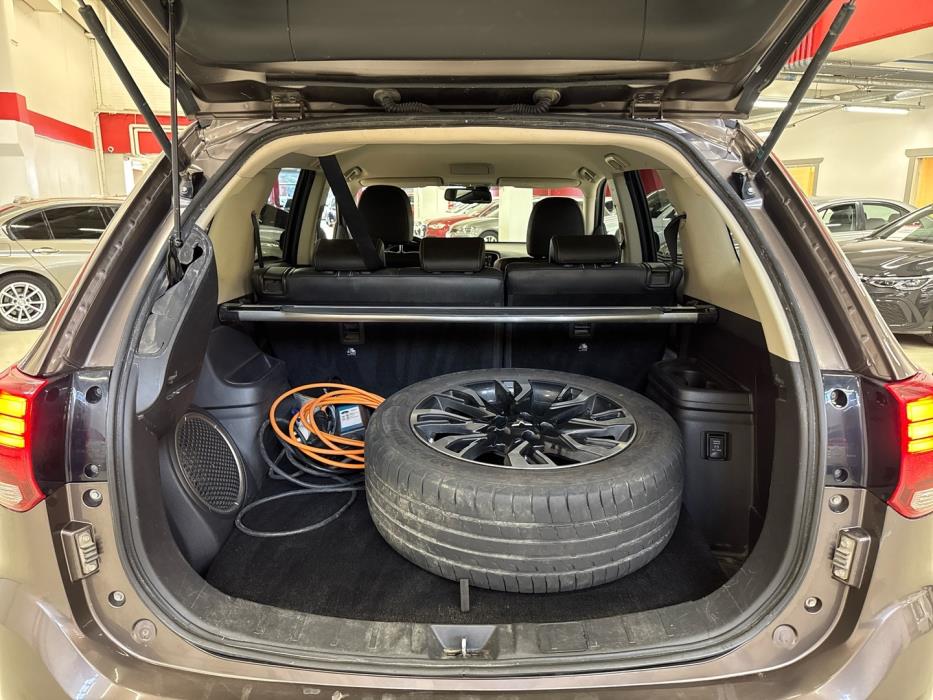 MITSUBISHI Outlander 2016