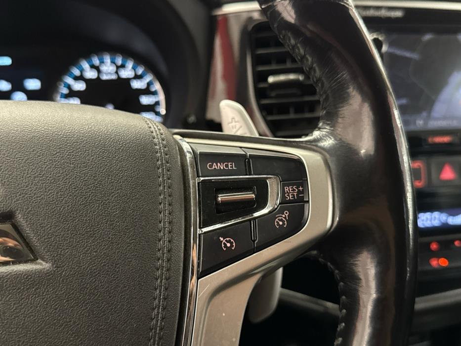 MITSUBISHI Outlander 2016