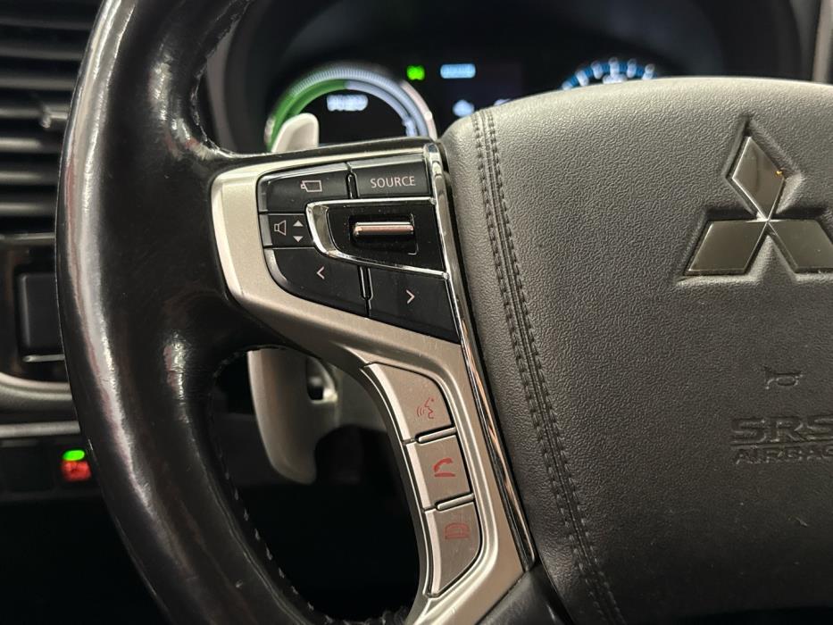 MITSUBISHI Outlander 2016