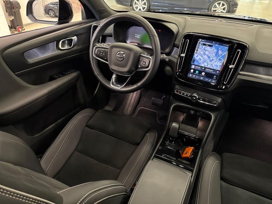 VOLVO XC40 2023