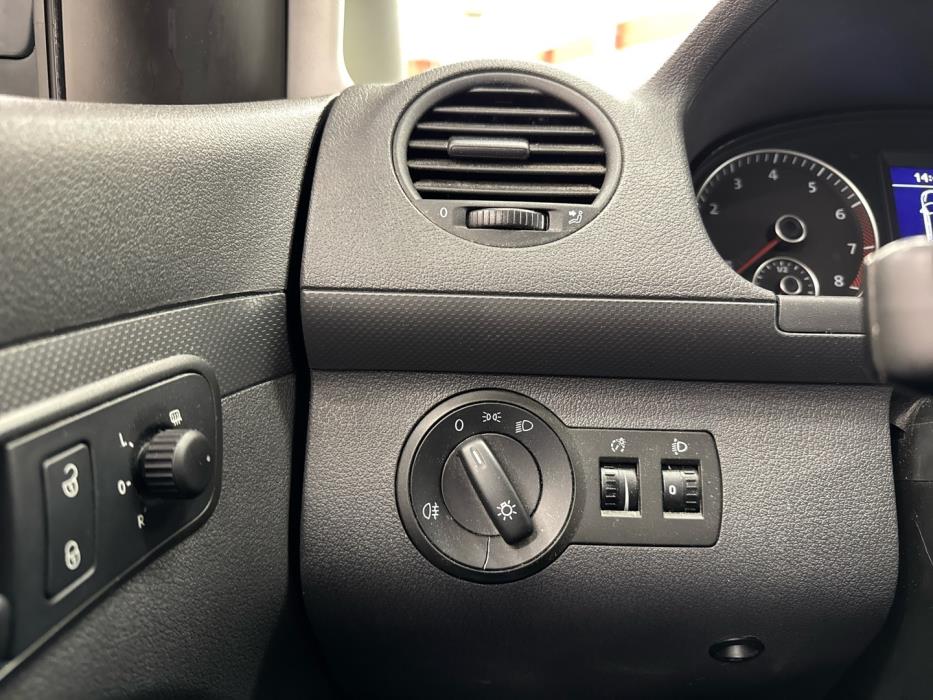 VOLKSWAGEN Caddy 2011