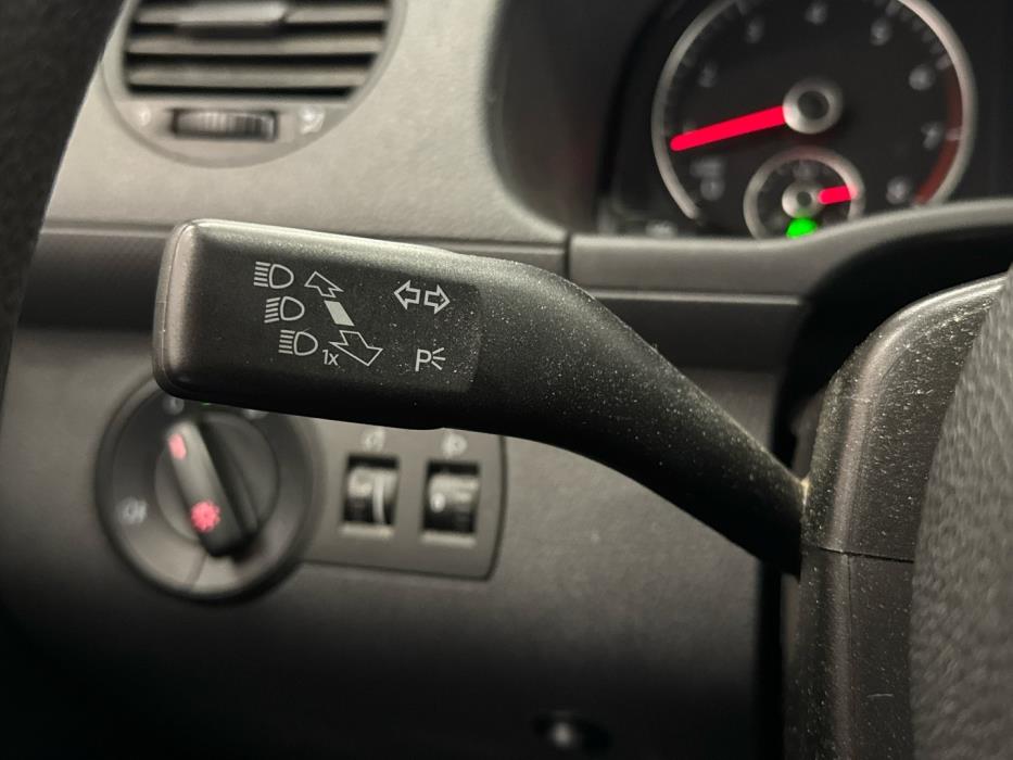 VOLKSWAGEN Caddy 2011