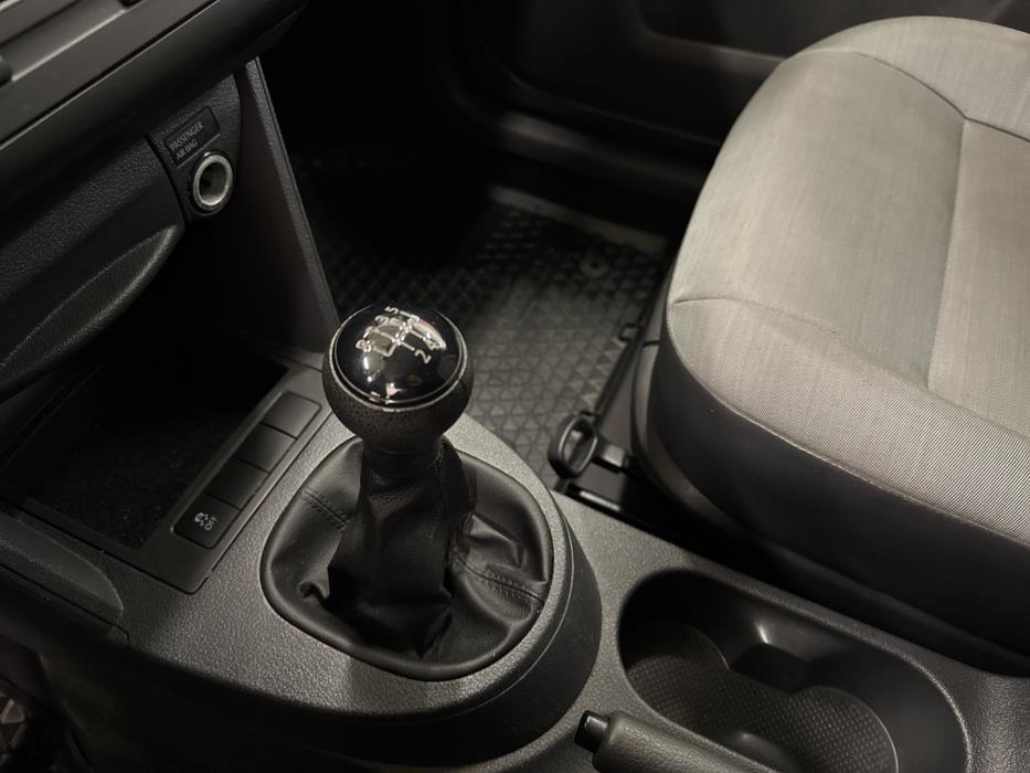 VOLKSWAGEN Caddy 2011