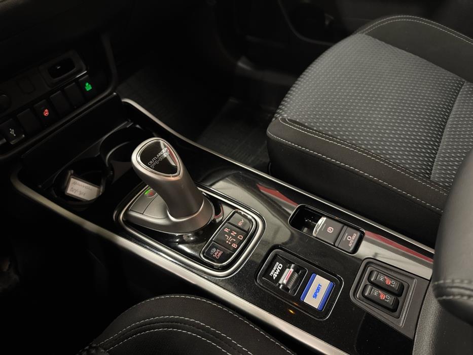 MITSUBISHI Outlander PHEV 2019