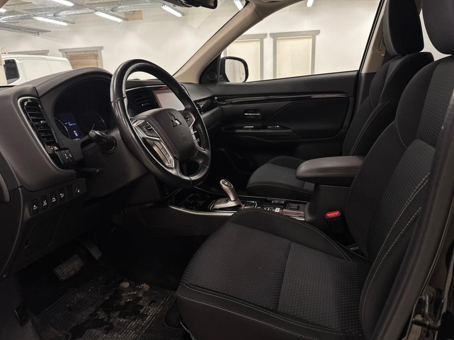 MITSUBISHI Outlander PHEV 2019