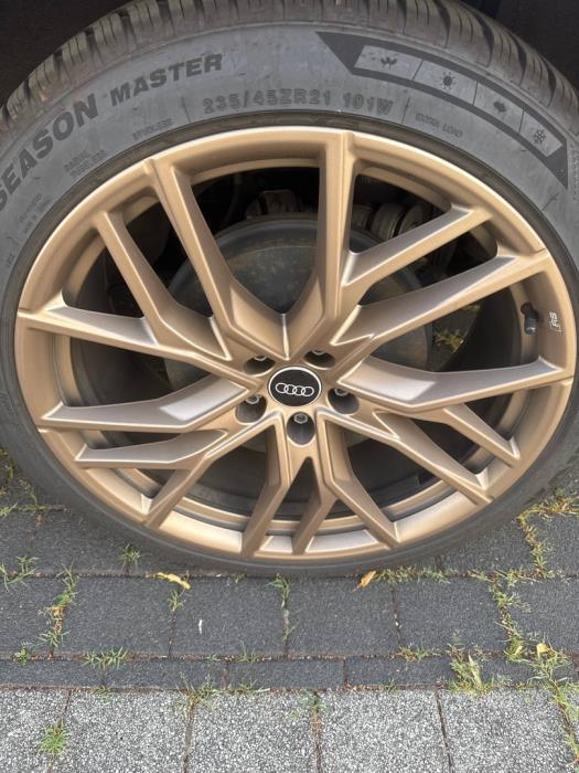 AUDI Q4 e-tron 2022