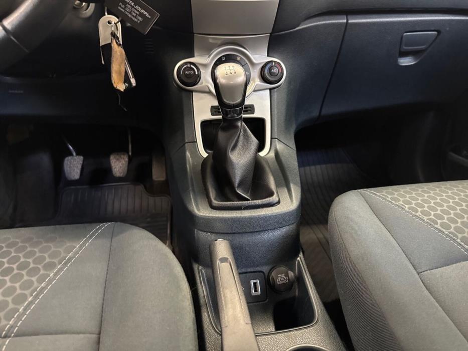 FORD Fiesta 2012