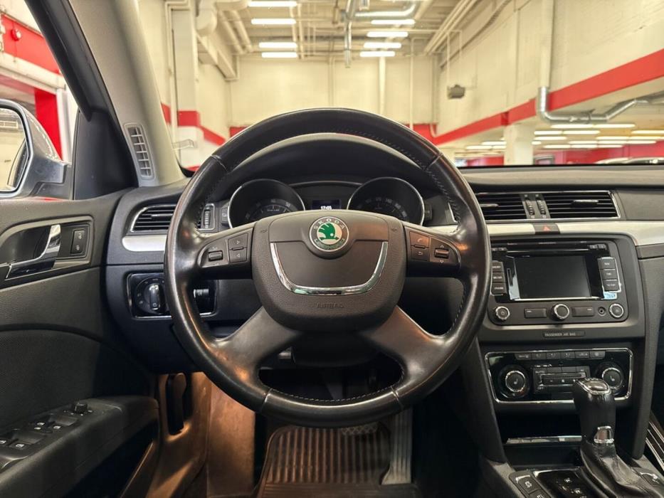 SKODA Superb 2013