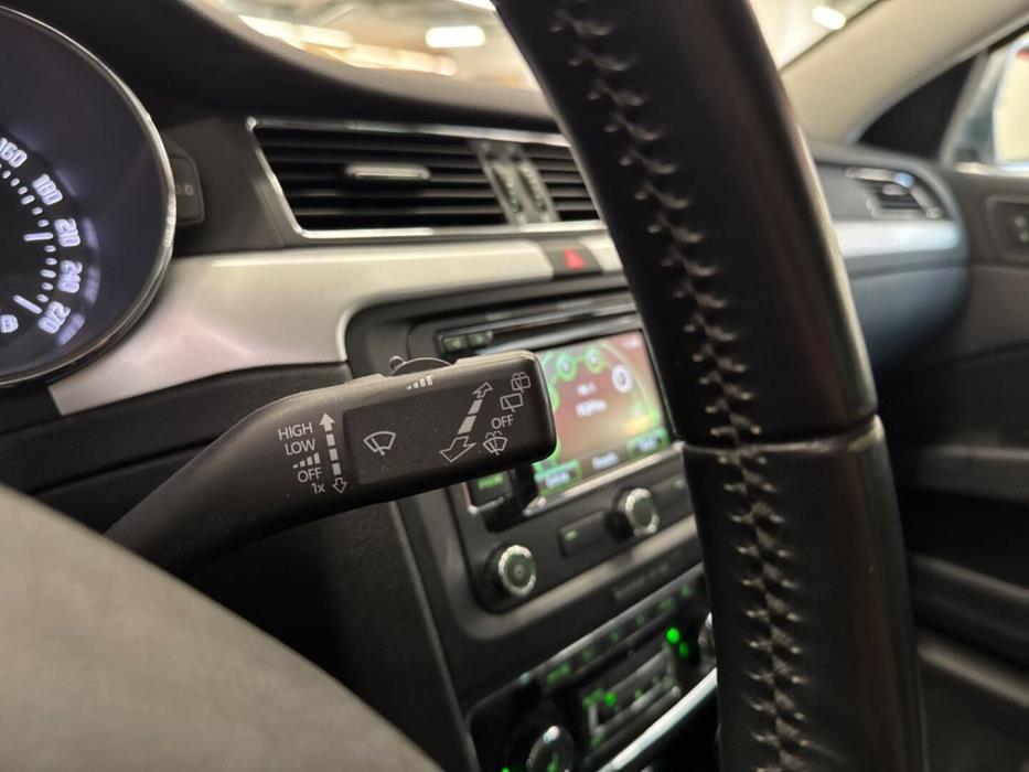 SKODA Superb 2013