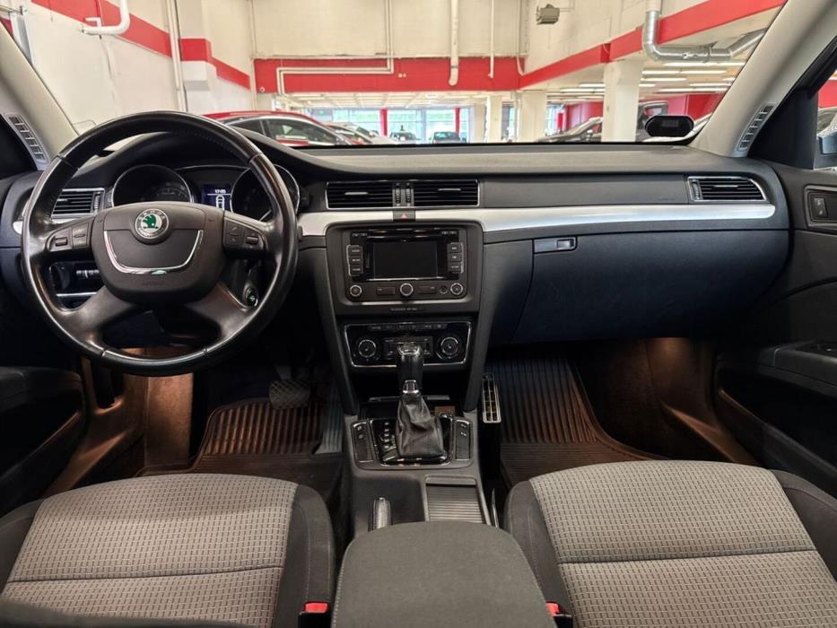 SKODA Superb 2013