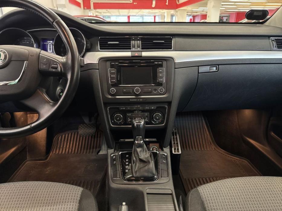 SKODA Superb 2013