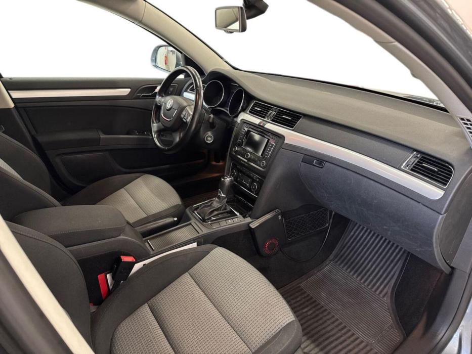 SKODA Superb 2013