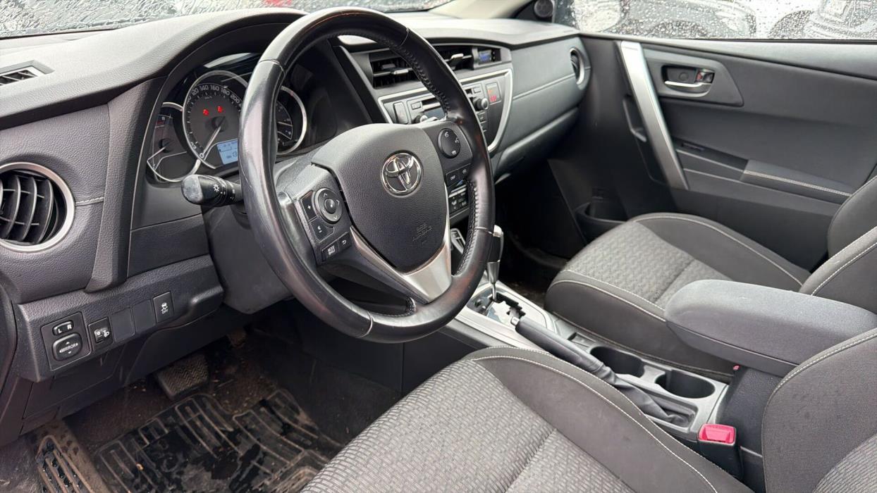 TOYOTA Auris 2014