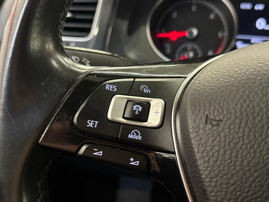 VOLKSWAGEN Golf 2018