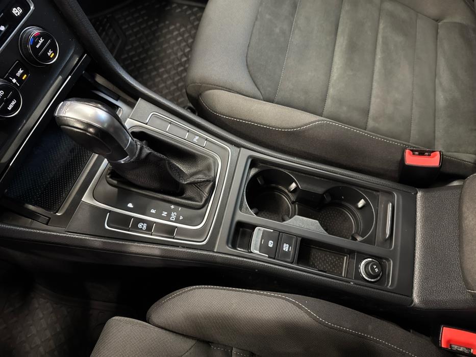 VOLKSWAGEN Golf 2018