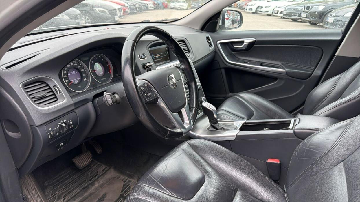 VOLVO V60 2013