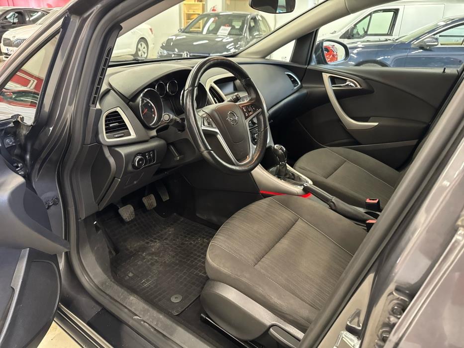 OPEL Astra 2012