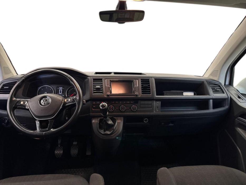VOLKSWAGEN Caravelle 2016
