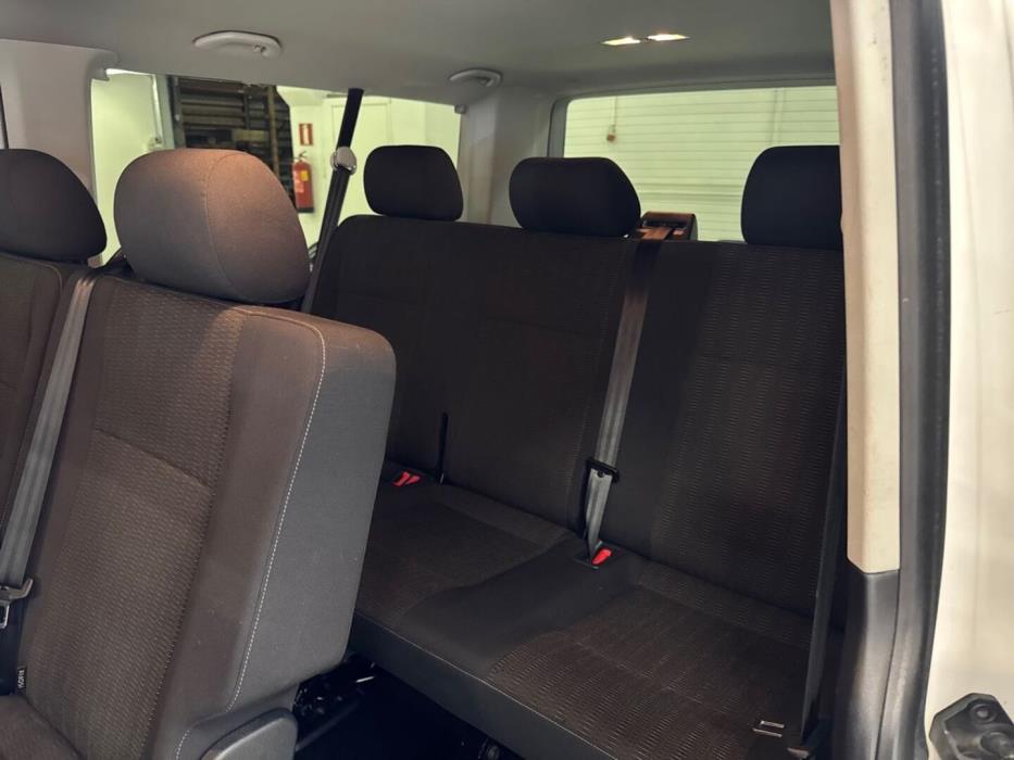 VOLKSWAGEN Caravelle 2016