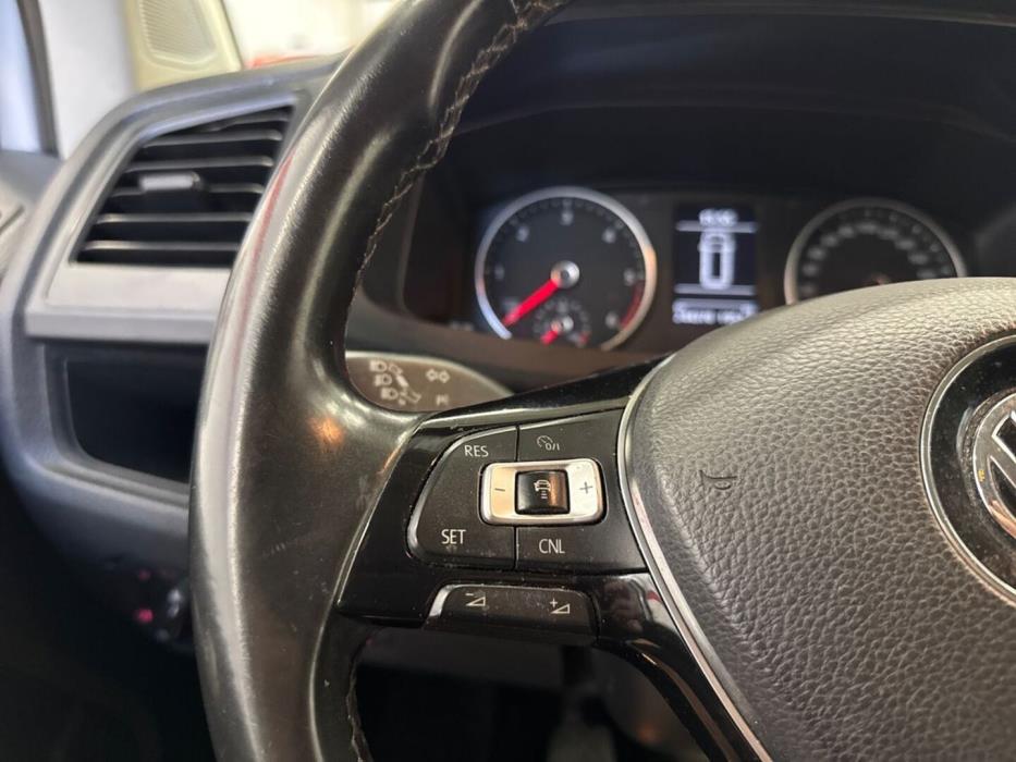 VOLKSWAGEN Caravelle 2016