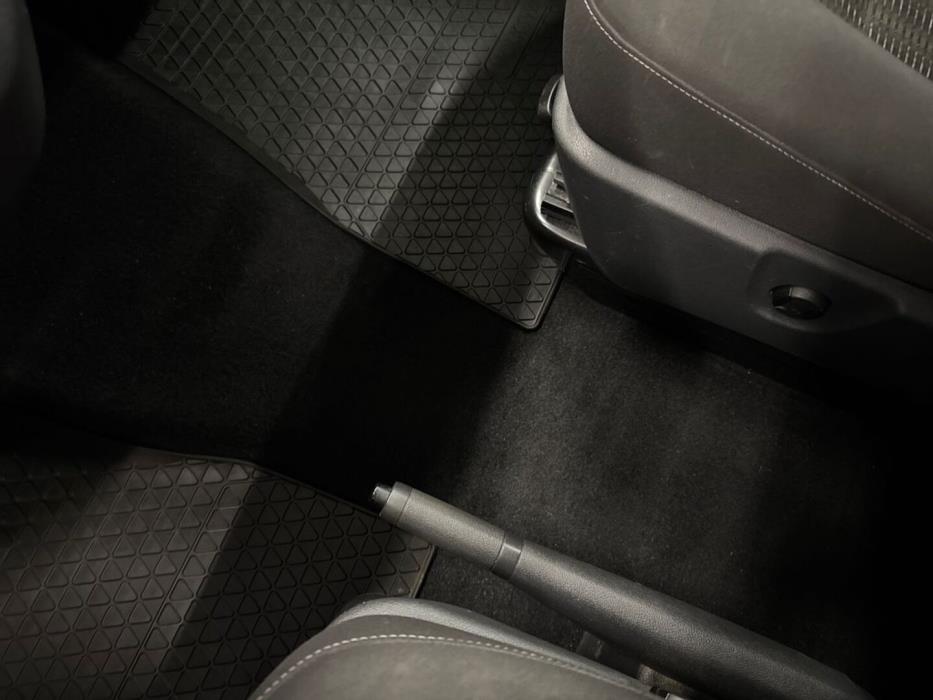VOLKSWAGEN Caravelle 2016