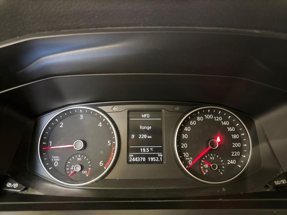 VOLKSWAGEN Caravelle 2016