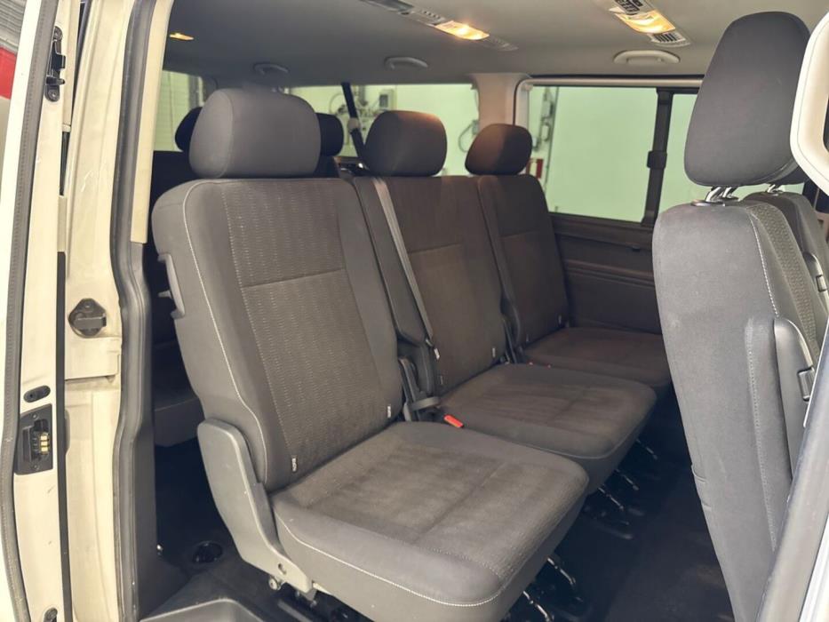 VOLKSWAGEN Caravelle 2016