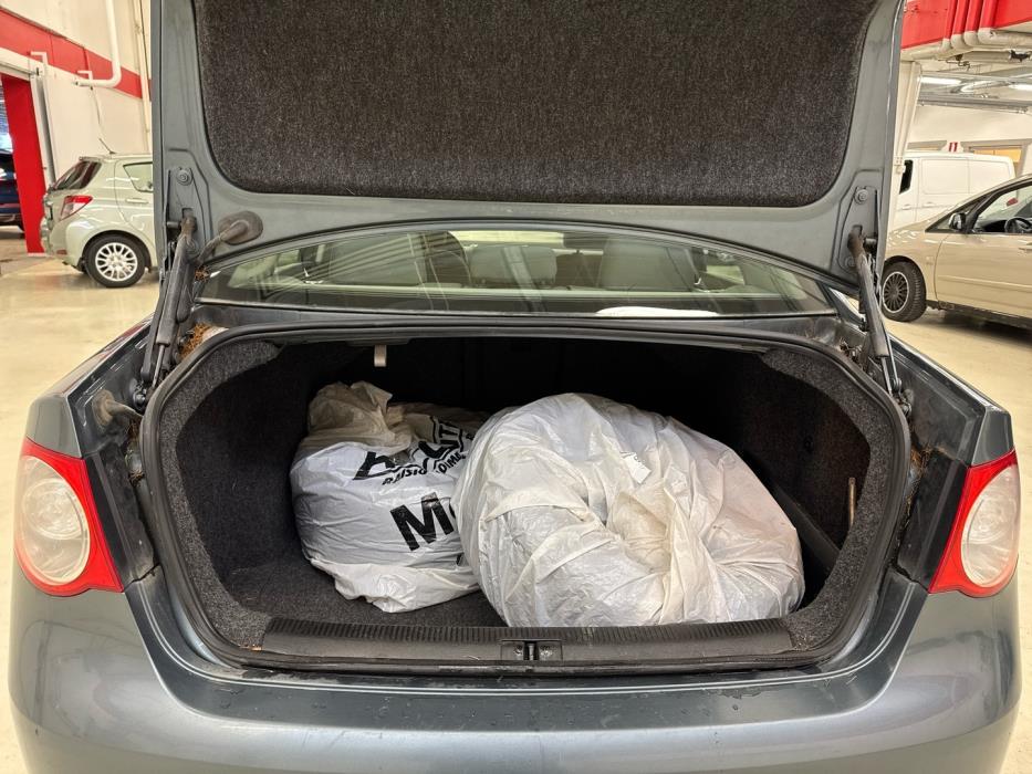 VOLKSWAGEN Jetta 2006