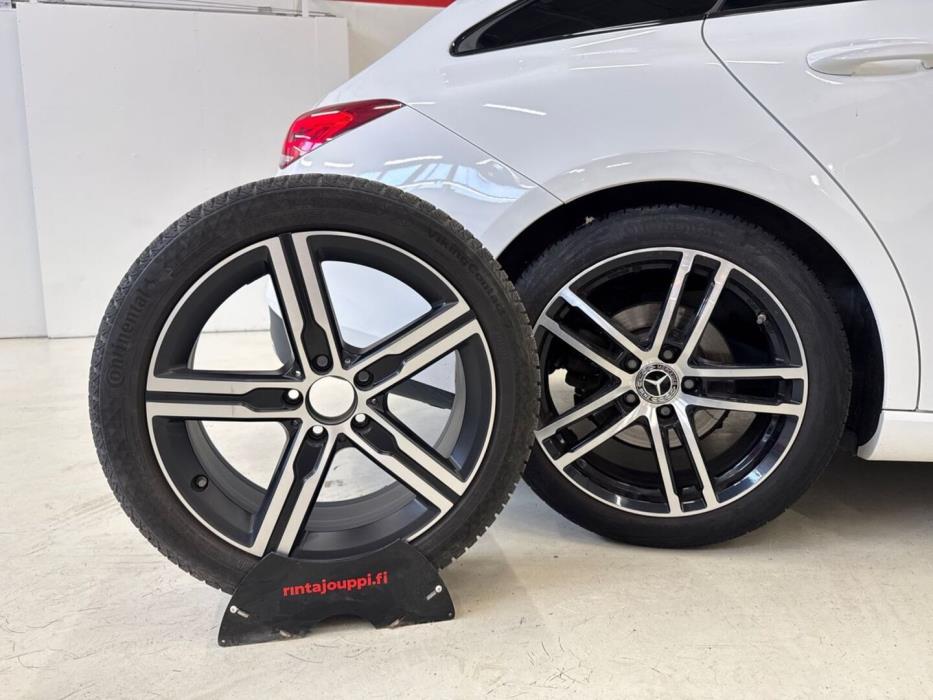 MERCEDES-BENZ CLA 2020