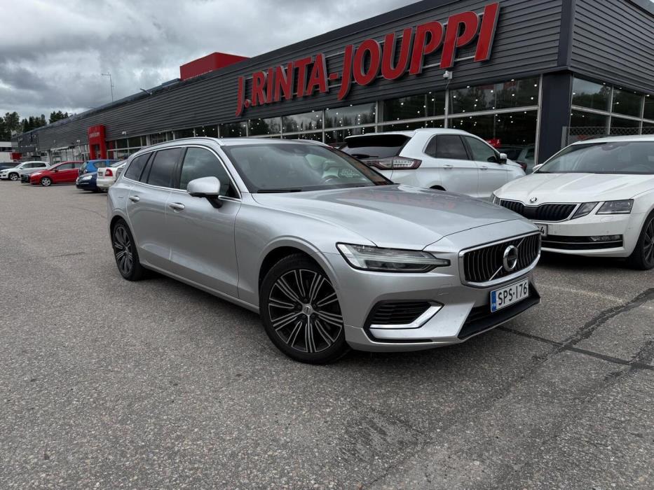 VOLVO V60 2022