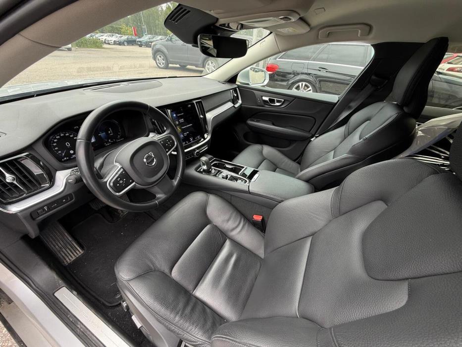 VOLVO V60 2022