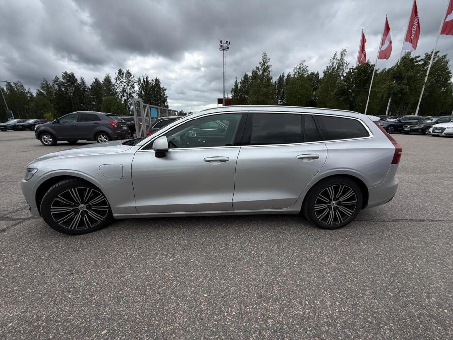 VOLVO V60 2022