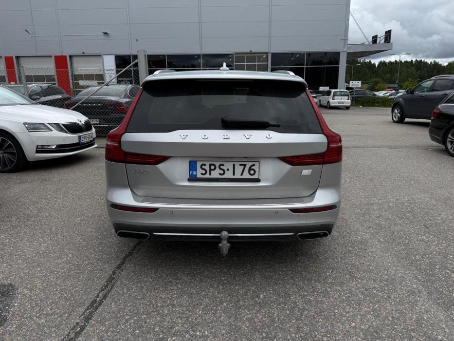 VOLVO V60 2022