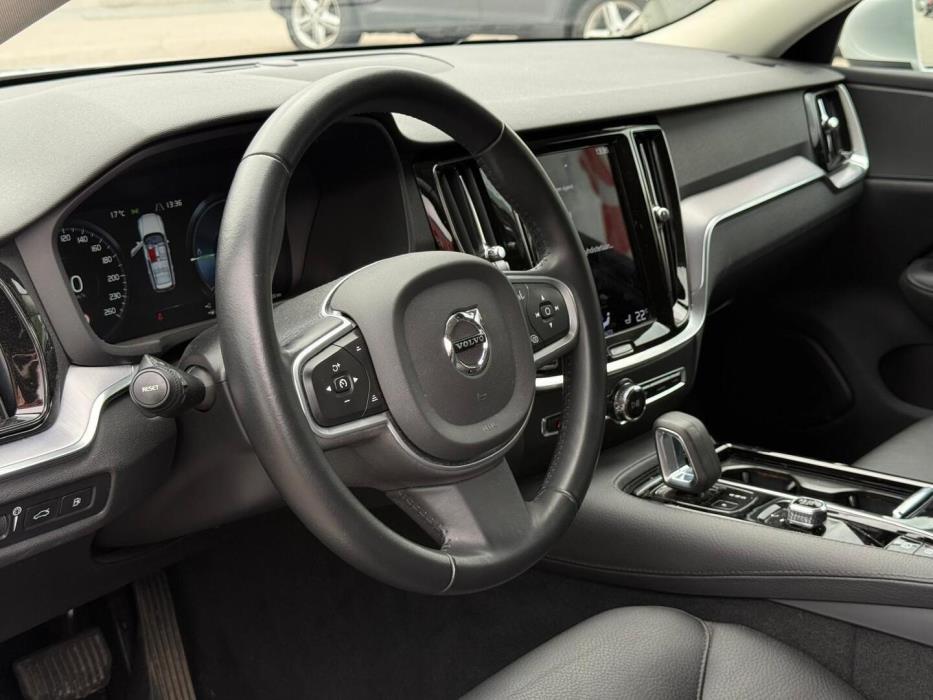 VOLVO V60 2022
